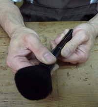 Brush-Make-06